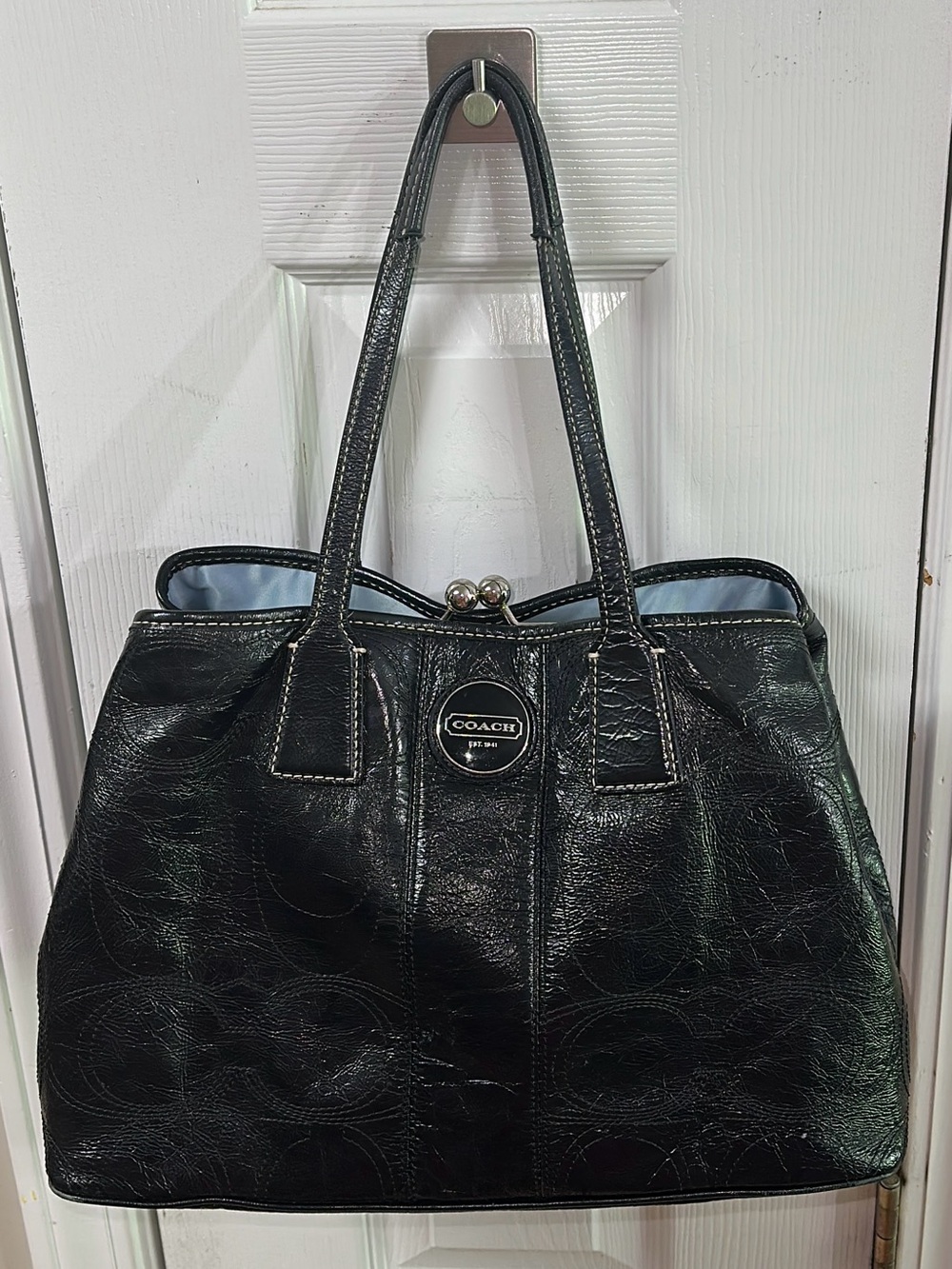 COACH Black Patent Leather F15658 purse/handbag. (Bags22)